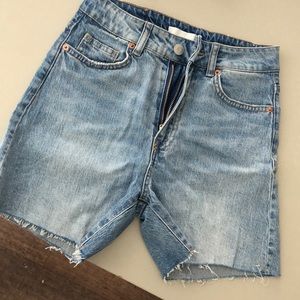 NWT H&M jean shorts. Brand new! Size 2.